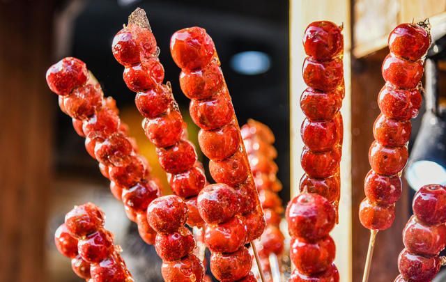 经常加班熬夜，气色好差，吃汤臣倍健她多维双层片有用吗？