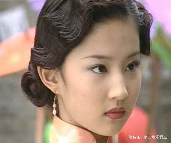 婴儿肥时期的女星:郑爽像初恋脸,杨幂嫩得能