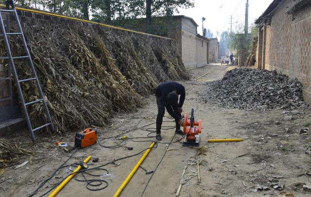 2019农村全面煤改气,扒一个土灶补给六百元,为