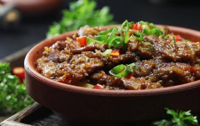 川味美食精选,给大家分享一道川味家常炒菜,自贡小炒肉