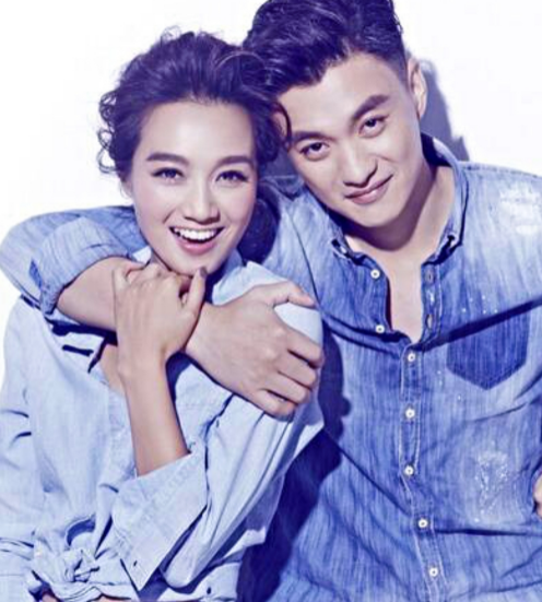 朱丹晒小小丹照片,小奶娃已经可以自己洗衣服了,家庭教育真不错