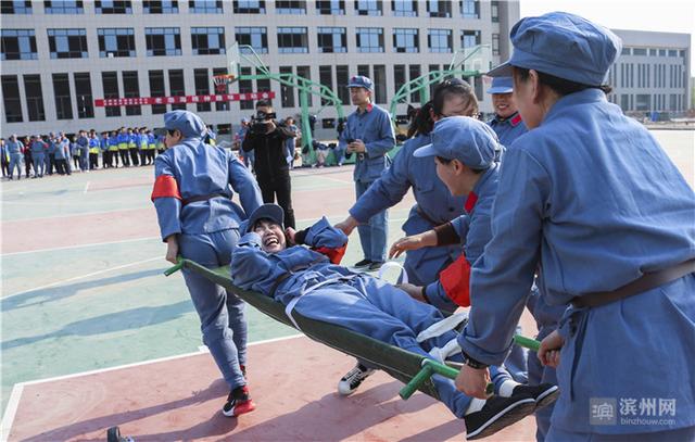 推板车抬担架!滨州市高级技工学校"老渤海精神"趣味运动会真嗨