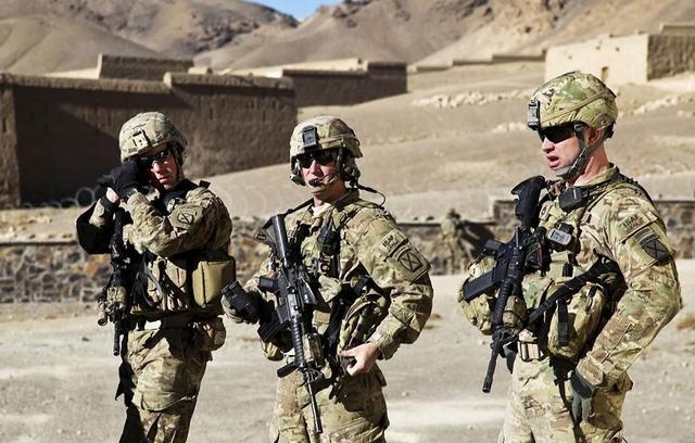 为什么美国大兵还要自己掏腰包买武器装备呢?