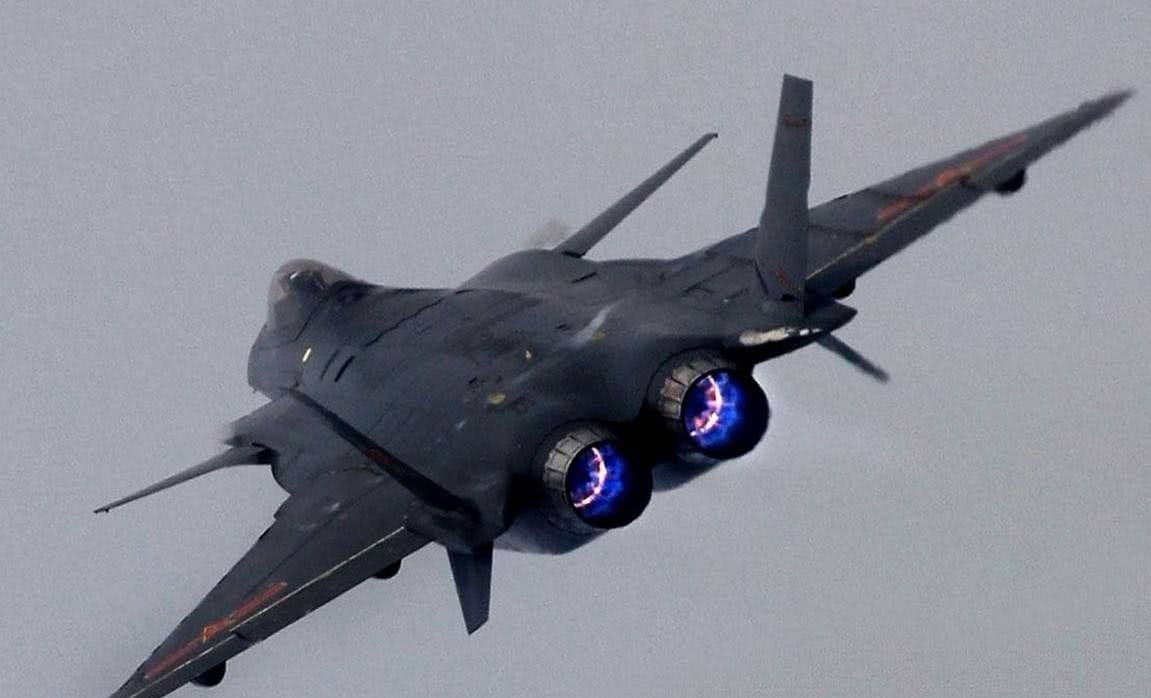 中国空军过生日歼20等“三剑客同框秀战力” 只有中美能这样