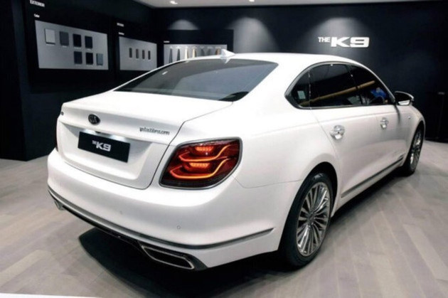 曝起亚K9(K900)实车图 尊贵旗舰车型