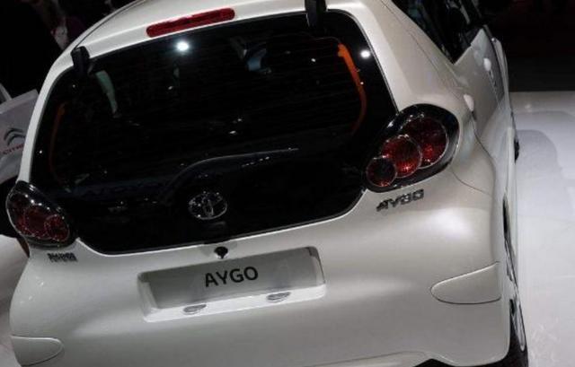 这款车1.0T三缸发动机,百公里油耗3.8L!网友:适合女孩开!