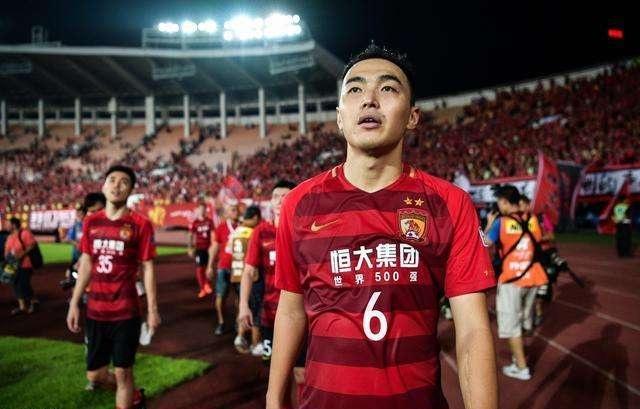 中超最新消息!前国足队长重回恒大首发阵容!开