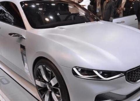 起亚要火！无框车门+大溜背+3D投影，2.0T配7AT，操控一流