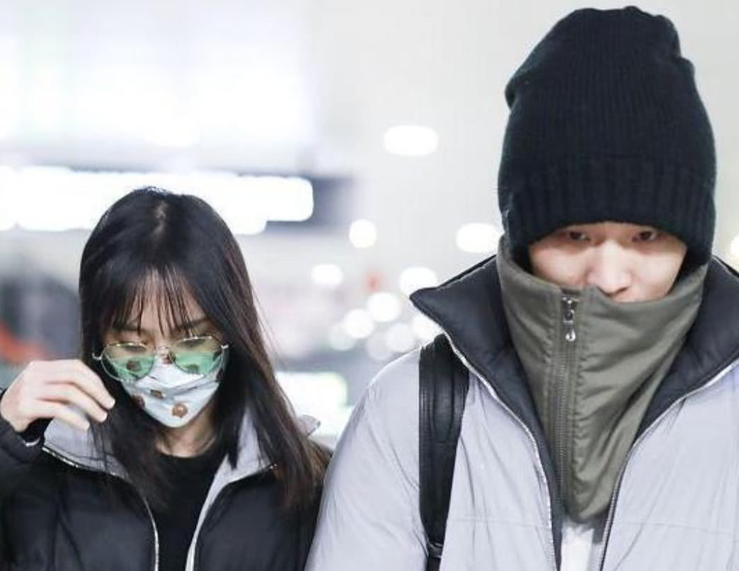 郑爽泳衣秀身材张恒称呼引争议网友爽妹第一次这么大胆