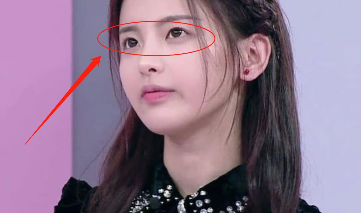 《口红王子》素颜都是假的,李菲儿涂口红贴双