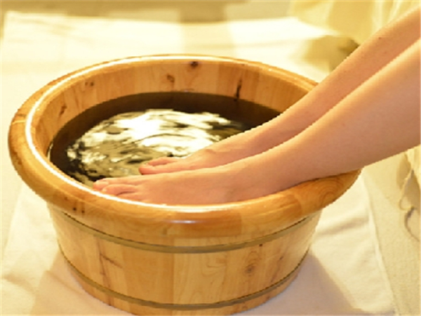 独家揭秘！亚洲探花足浴体验｜专业服务实测与避坑技巧分享