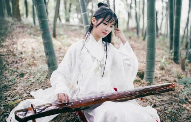 古代人穿衣服都那么长,为什么不怕被弄脏呢,说