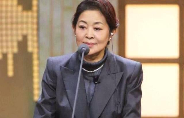 倪萍中年发福疯狂减肥到暴瘦真的好?《声临山楂泡什么喝可以减肥瘦身图片