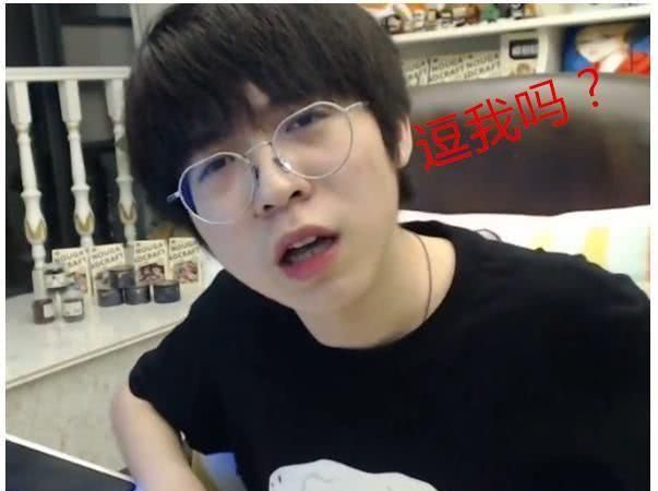 主播粉丝团的名字:嗨氏的嗨宝乐园，旭旭宝宝的名字非常搞笑!