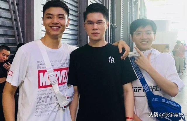 LOL毒纪整容后水平骤降，弹幕：我不是水军，你现在真的菜
