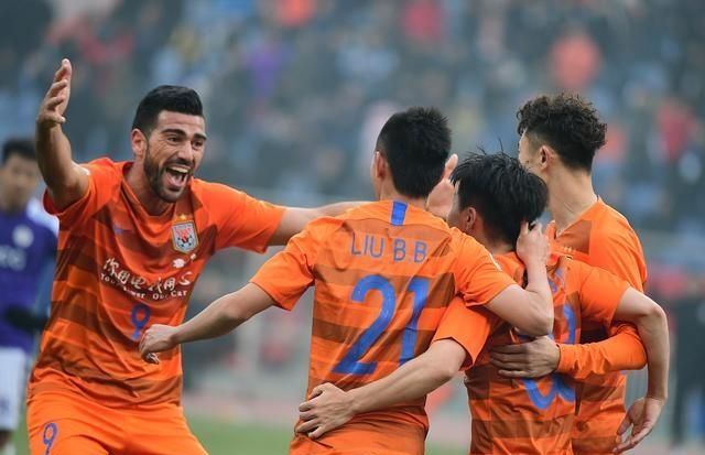 牛!李霄鹏亚冠展现执教功底,换人都进球,球迷: