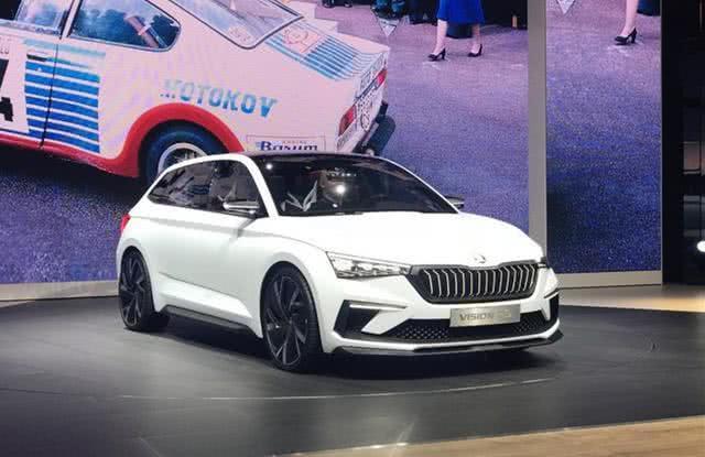 大众又一“小钢炮”，兰博基尼内饰，7.1秒破百，外观不输GTI