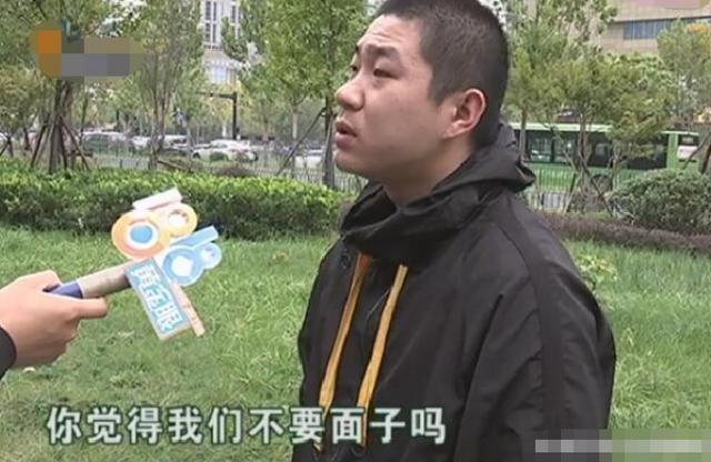 黑龙江一服务员催着结账,引发顾客不满,服务员: 我们领班都跪下了