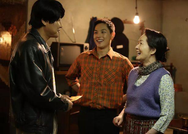 韩国高分电影《辩护人》,最后一段法庭戏看泪