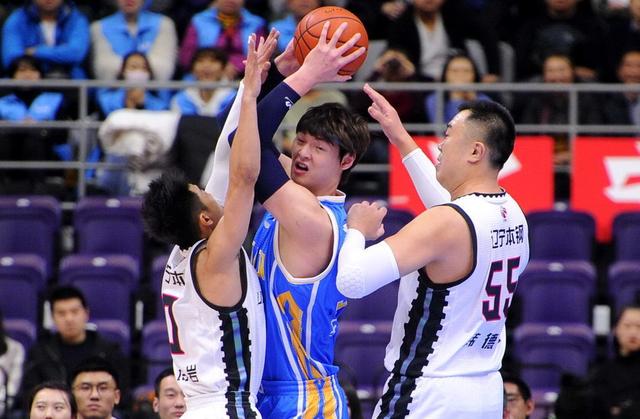 3轮战报+最新排名 广东豪取13连胜领跑 辽篮广