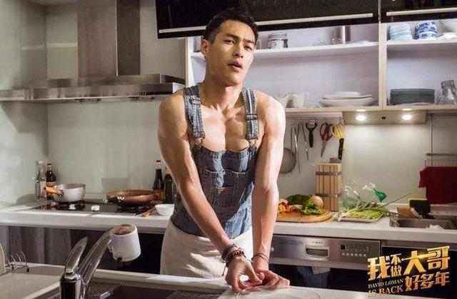 杨佑宁让姚晨“不要这么凶”,姚晨调戏回应:明明是你“好胸”