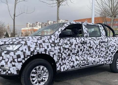 长城皮卡又有大动作，新车拉着“大炮”闪亮登场，真是吊足胃口！