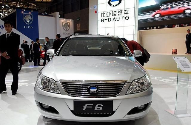 比亚迪F6美观不占地方,享受开车乐趣,女司机也能开