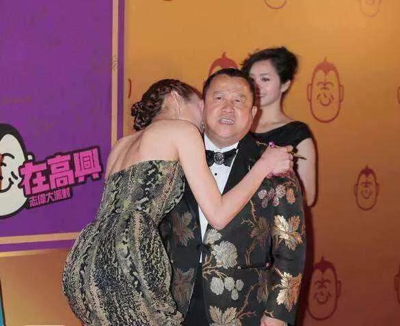 曾志伟四个儿女现状！曾宝仪44岁至今无人娶，老四最像父亲！