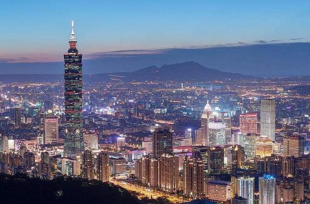 作为中国经济最强的城市,上海已经远超泰国,跟