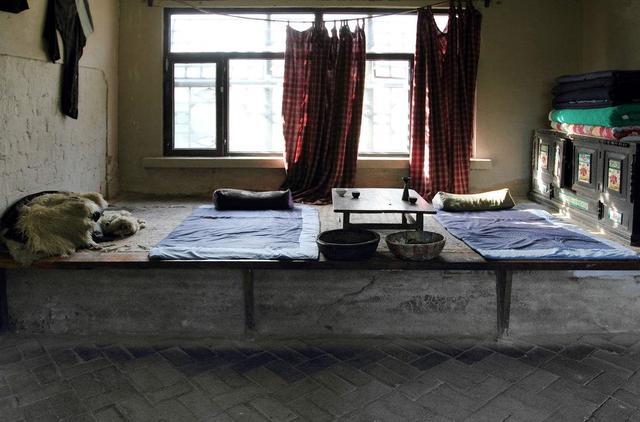 为什么东北睡炕都是头朝外?今天终于明白了,长见识|乡村爱情|朝外|火炕_