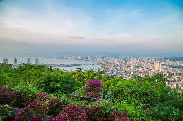 三亚，北纬18℃的蔚蓝，总能将冬天过成夏天！