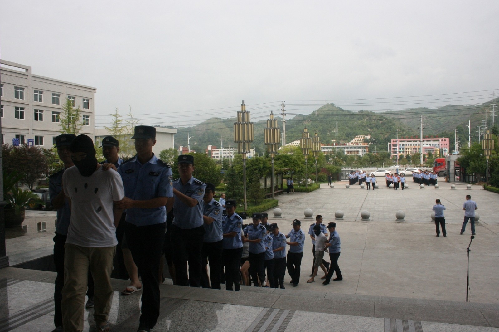 警方破获特大网络赌博案 涉案3000余万元