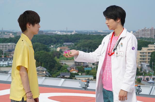 假面骑士zi-o4集剧情抢先看:时王获取ex-aid力量 四仔露背影!