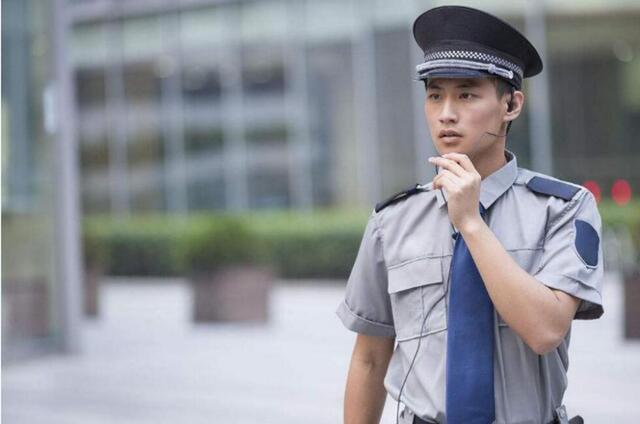 保安女老总_保安图片卡通