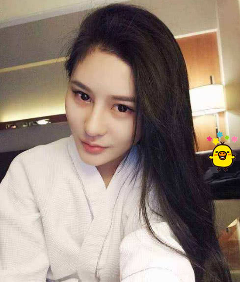 "死亡鼻影"杨馥宇!自拍晒自己身高,男生看了都倍感压力!