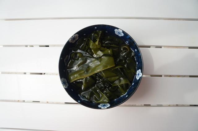 吃1斤它促进21斤腹带,清肠v腹带,延缓衰老,等于巧穿收菠菜瘦肚子图片