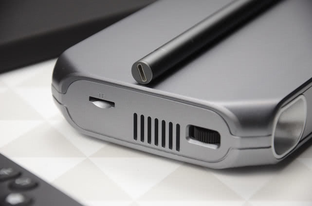 在投影画面上写字是什么感觉?触灵T1智能投