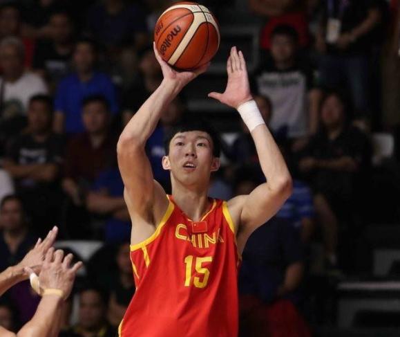 周琦19分赵睿20分,中国男篮24分惨败约旦,两项