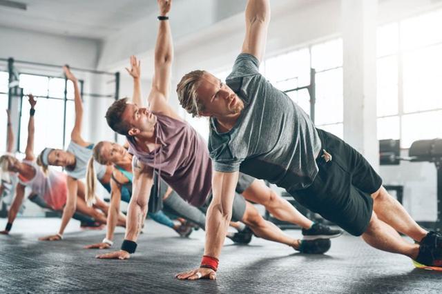 20分钟练出麒麟臂,自重训练不需要器材,健身房的钱就省了好多!