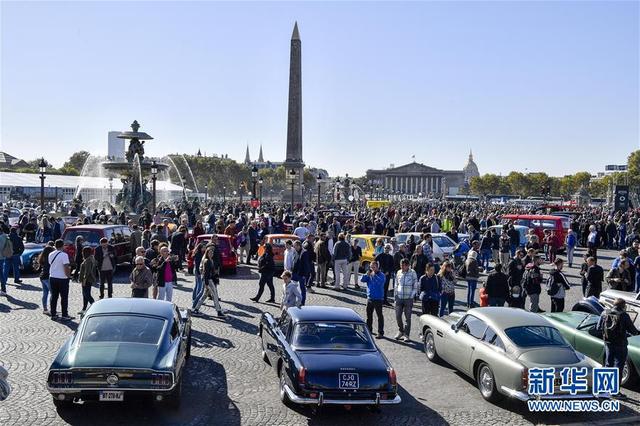 老爷车齐聚为巴黎车展“庆生”