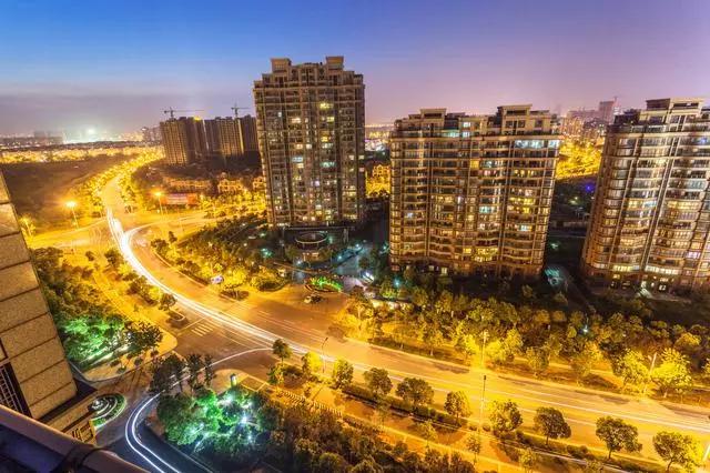 江苏破千亿gdp县级市_江苏gdp破10万亿图片