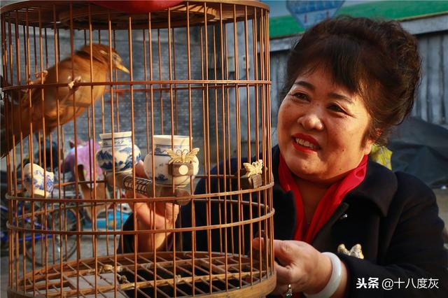 刘诗诗的结婚礼服竟是出自这个人之手,她祖上