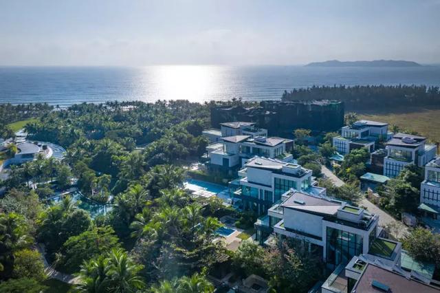 三亚极简白顶级度假别墅,更高一层的生活方式!