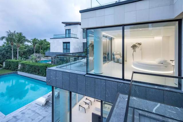 三亚极简白顶级度假别墅,更高一层的生活方式!