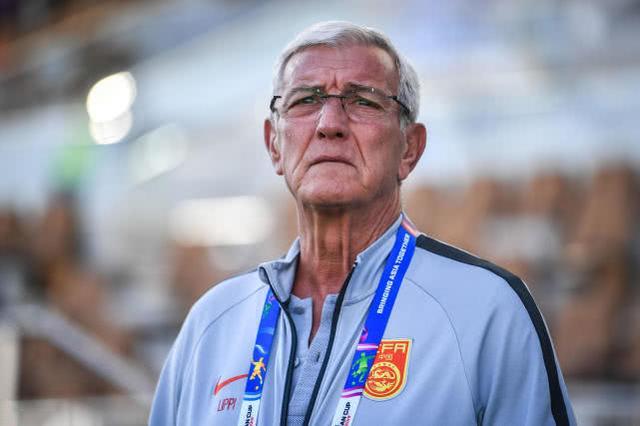 2年11胜8平11负,中国男足因他胜负皆半,亚洲杯