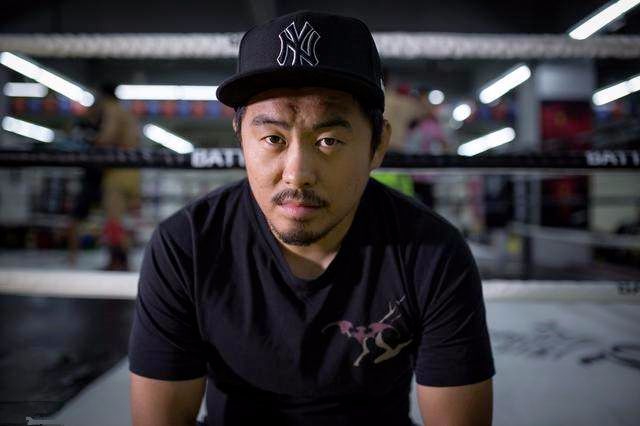 拳坛巨人亮相武林风，曾遭嫌被单方面解约，如今要替徐晓冬打一龙