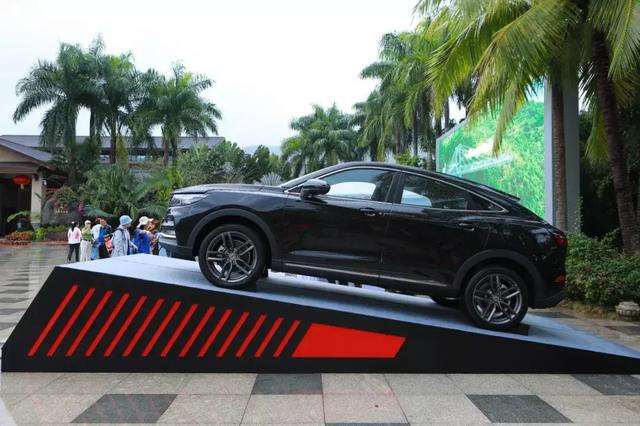 200mm的离地间隙还想谈操控?在这款轿跑SUV上找一下答案