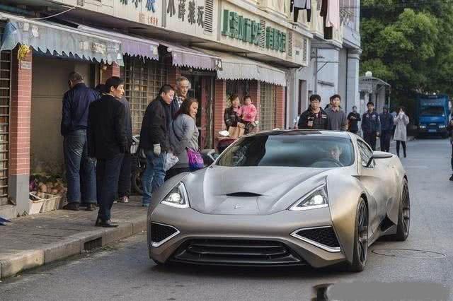 落地7500万的超跑,出现在杭州街头,开车的是试驾还是车主?
