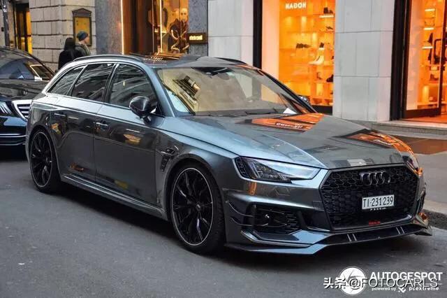 实拍|奥迪RS4-R ABT,熏黑车标太炸眼,这车谁能拒绝?