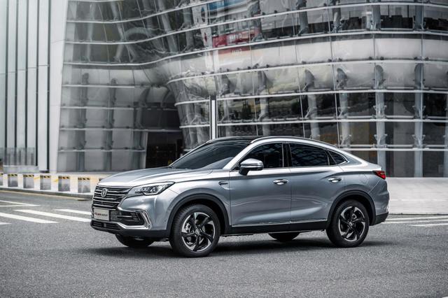 既有才华又有颜值,这样的长安CS85 COUPE年轻人谁不爱?